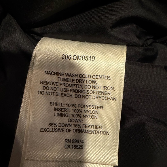 Mountain Hardwear Men’s Two-Tone Puffer Jacket - Picture 5 of 8